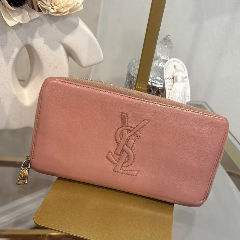 Yves Saint Laurent Blush Leather Wallet - Picture 3 of 10